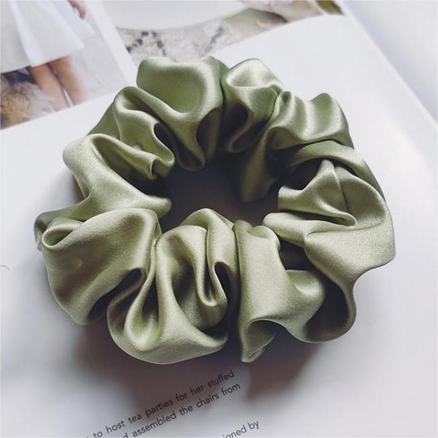 100% Mulberry Silk - scrunchies For Hair Sleep 30 Momme Light Green M