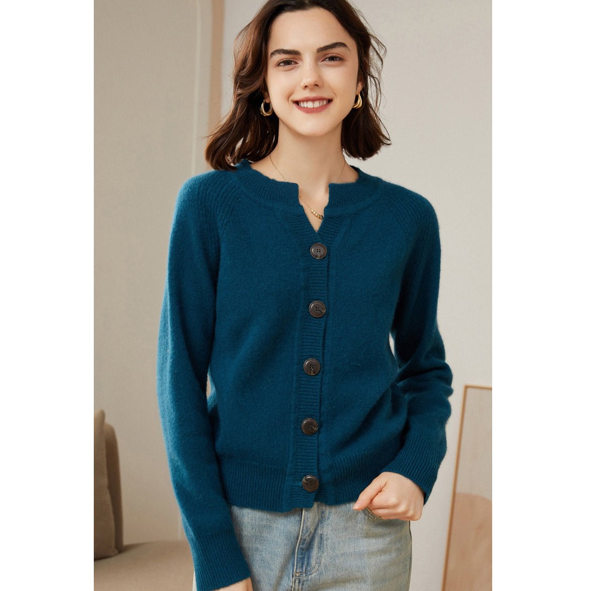 Womens Crew Neck Button - Up Cashmere Cardigan With Ribbed Trim