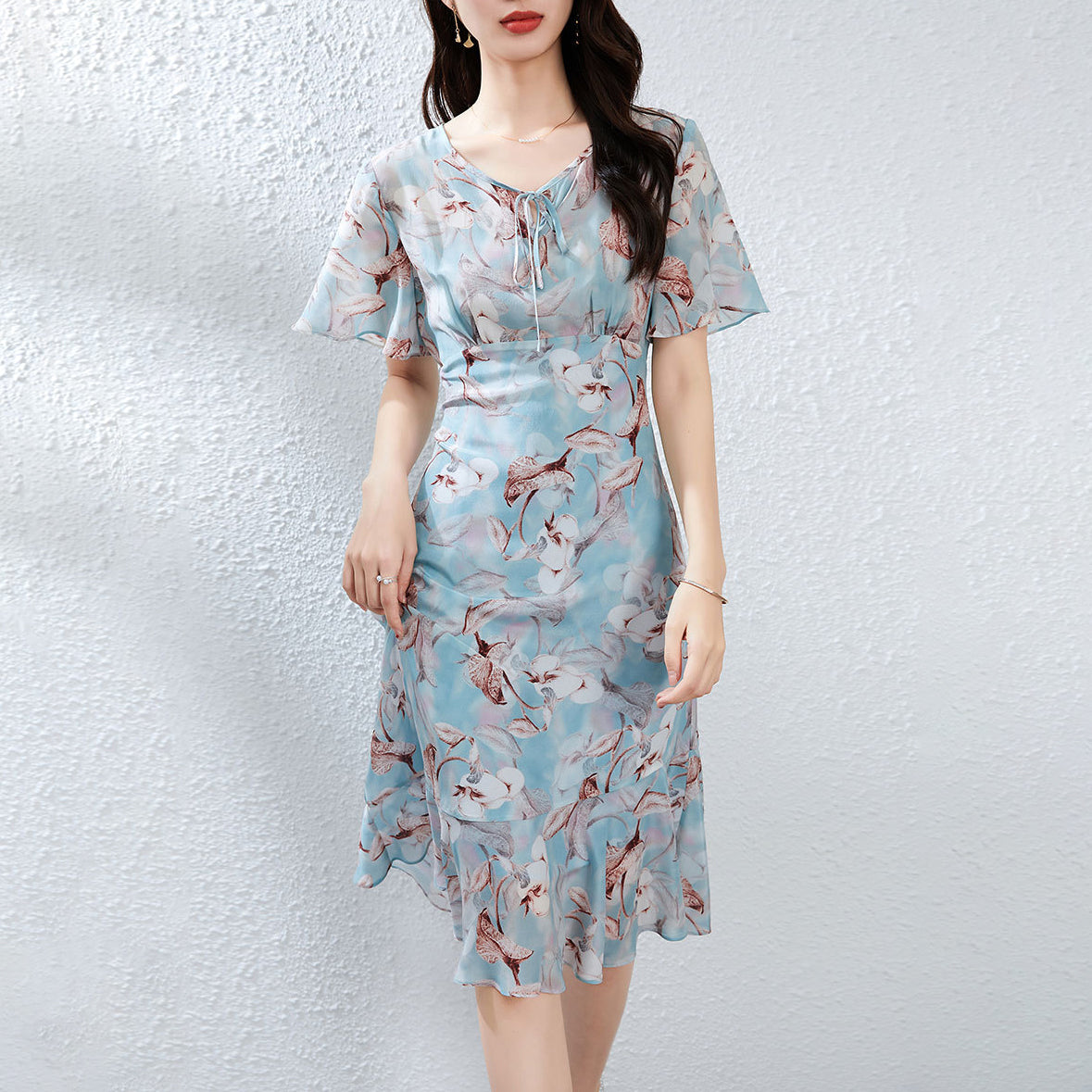 Vestido floral de seda de cuello para mujer Silk Midi Vestido con mangas de aleteo