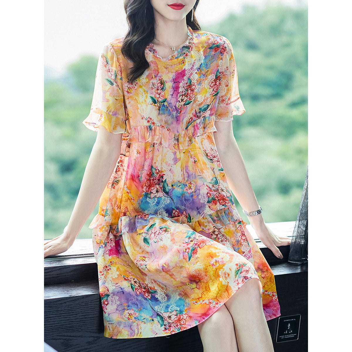 Vestido de seda floral colorido para mujer Manga con volante de seda corta