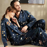 Pijamas de seda a juego para parejas Conjunto de pijama de seda estampado de universo largo