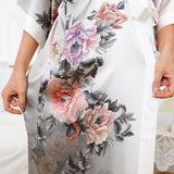 Bata tipo kimono de seda de morera 100% larga con estampado de flores coloridas para mujer de lujo gris y blanco