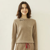 Ladies Crew Neck Cashmere Sweater Long Sleeve Embroidery Petal Cashmere Tops Wool Cashmere Sweater